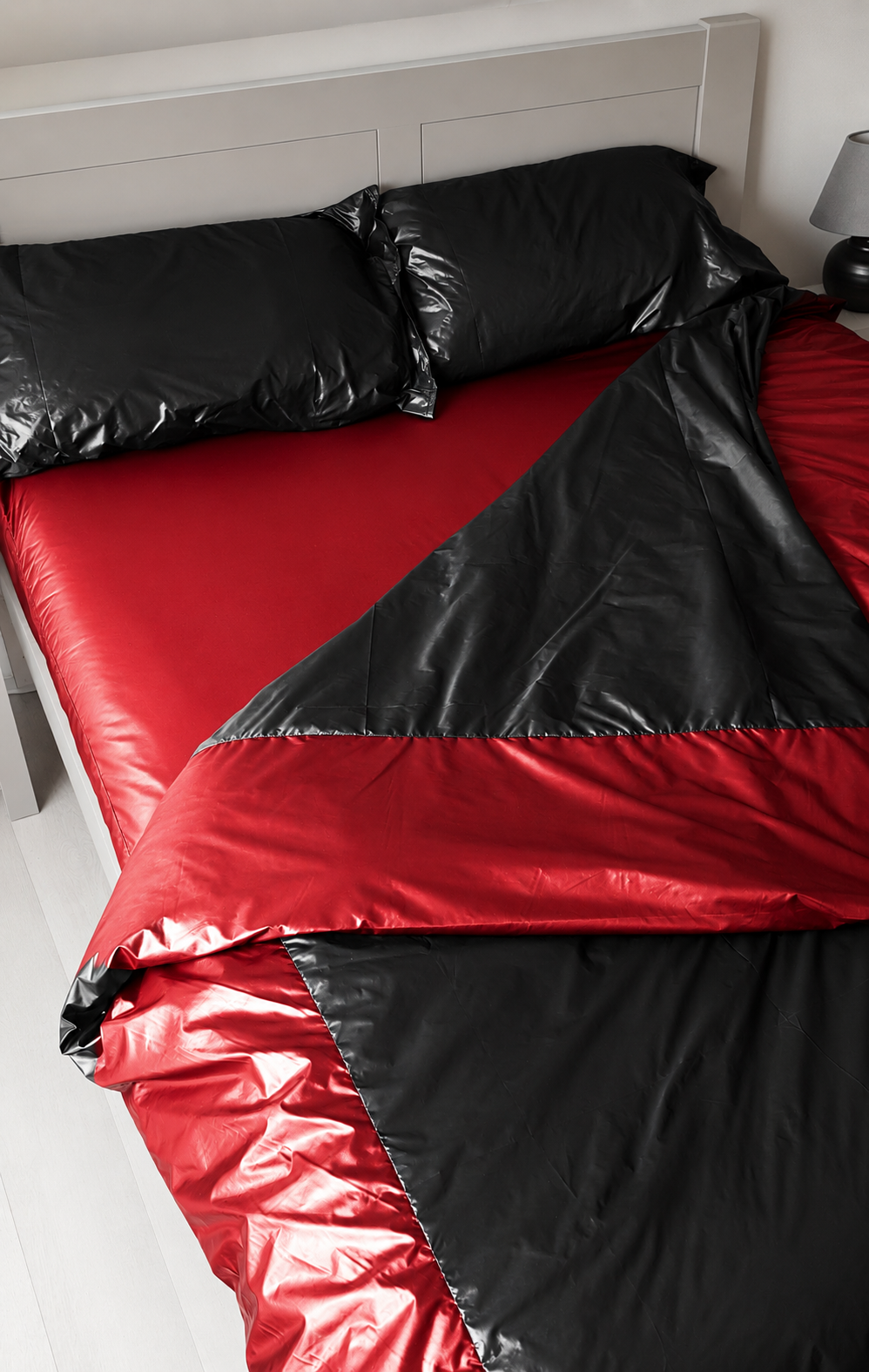 Shiny Nylon Bed Sheet Set with Pillow Covers