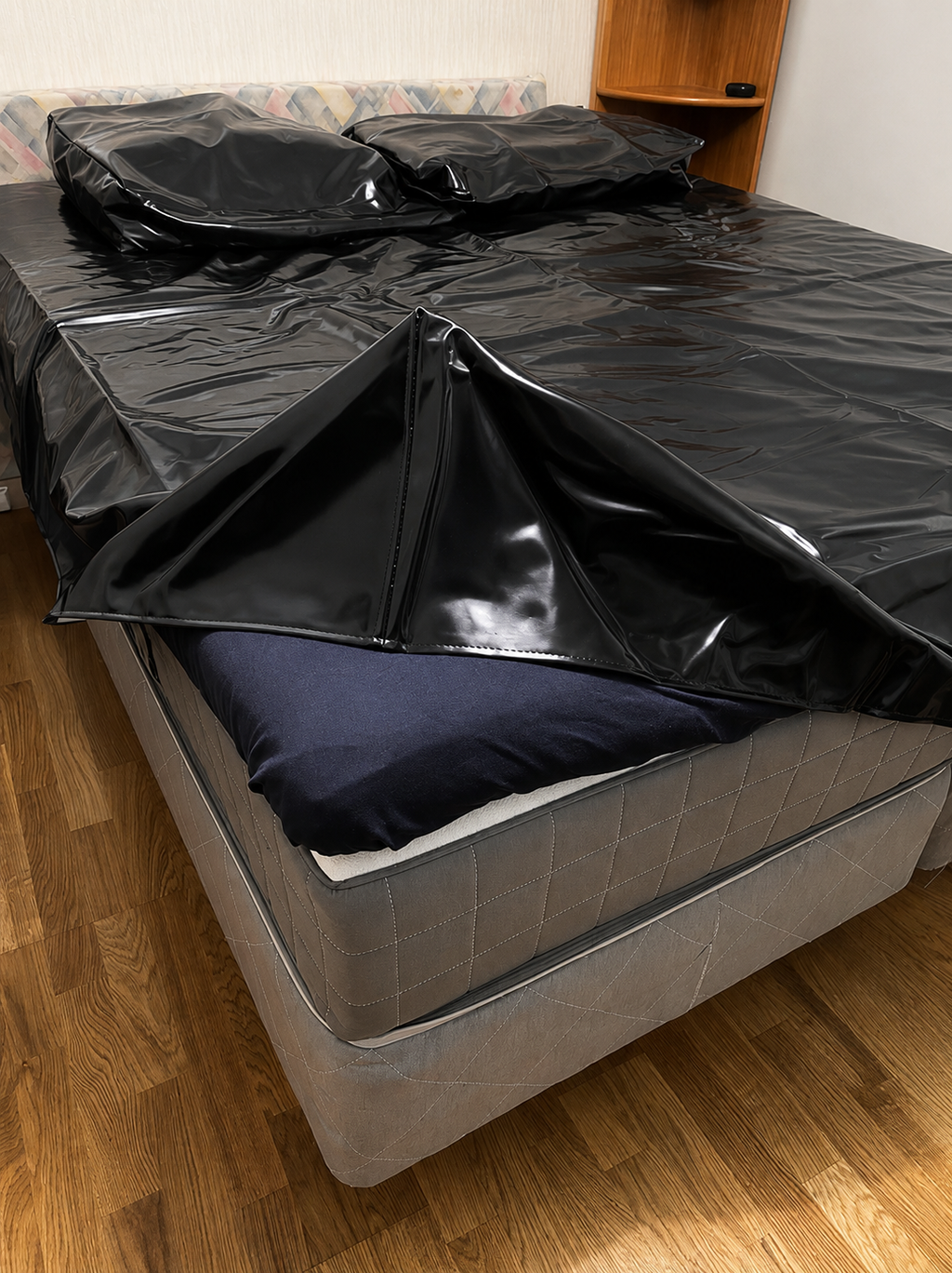 Glossy Bedding Set with Pillow Covers
